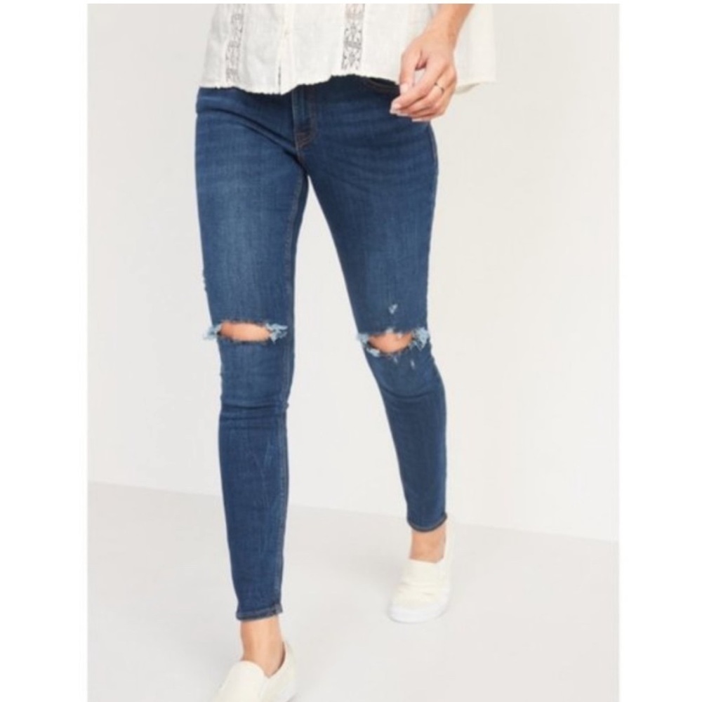 New Old Navy Mid-Rise Distressed Rockstar Jeans